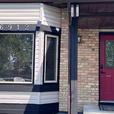Calgary-Banff House Close Lrt&Dt&Free Parking Apartment Екстериор снимка