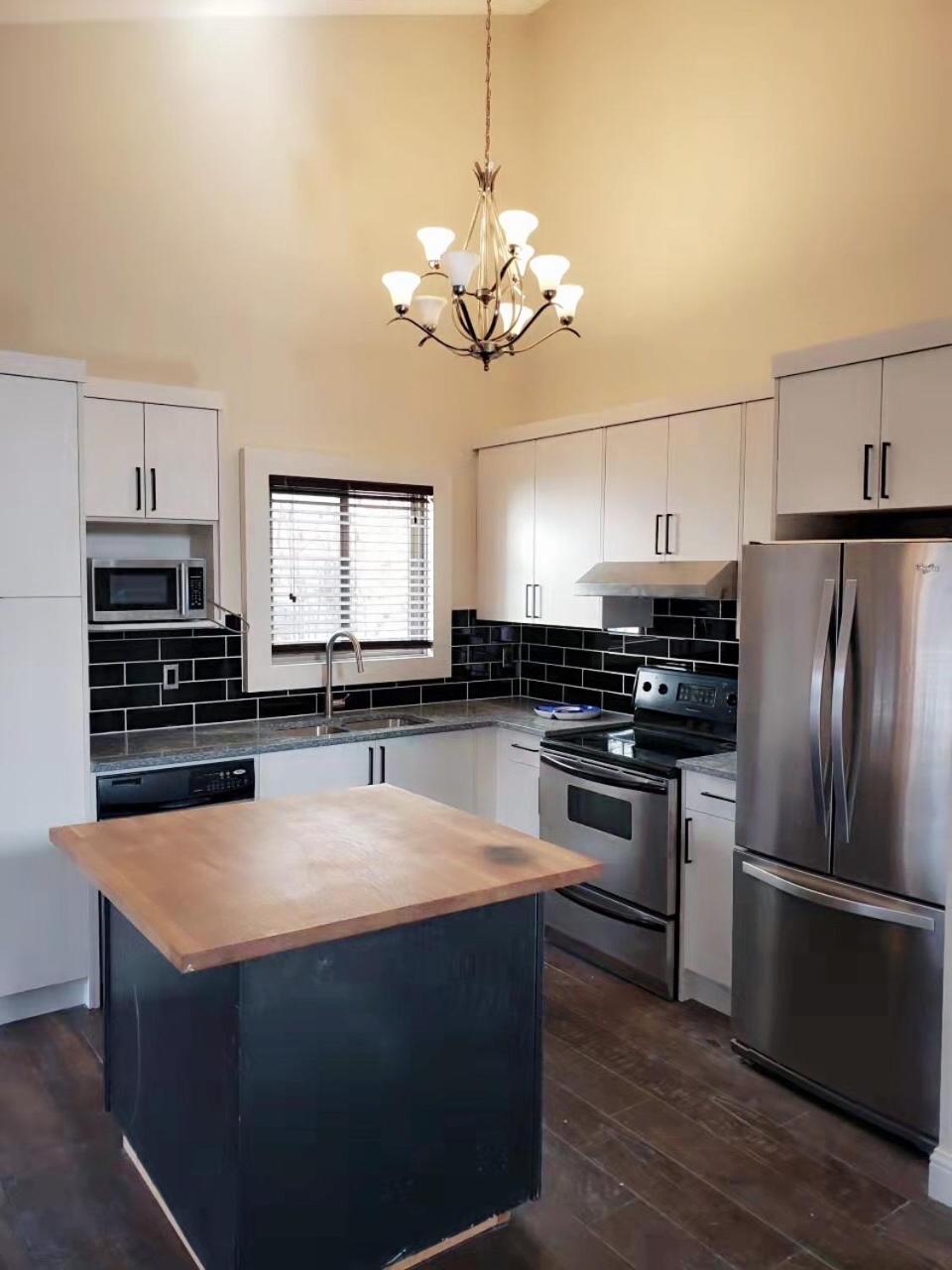 Calgary-Banff House Close Lrt&Dt&Free Parking Apartment Екстериор снимка