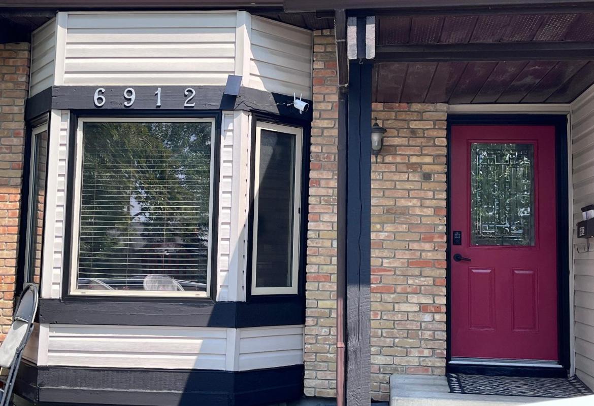 Calgary-Banff House Close Lrt&Dt&Free Parking Apartment Екстериор снимка