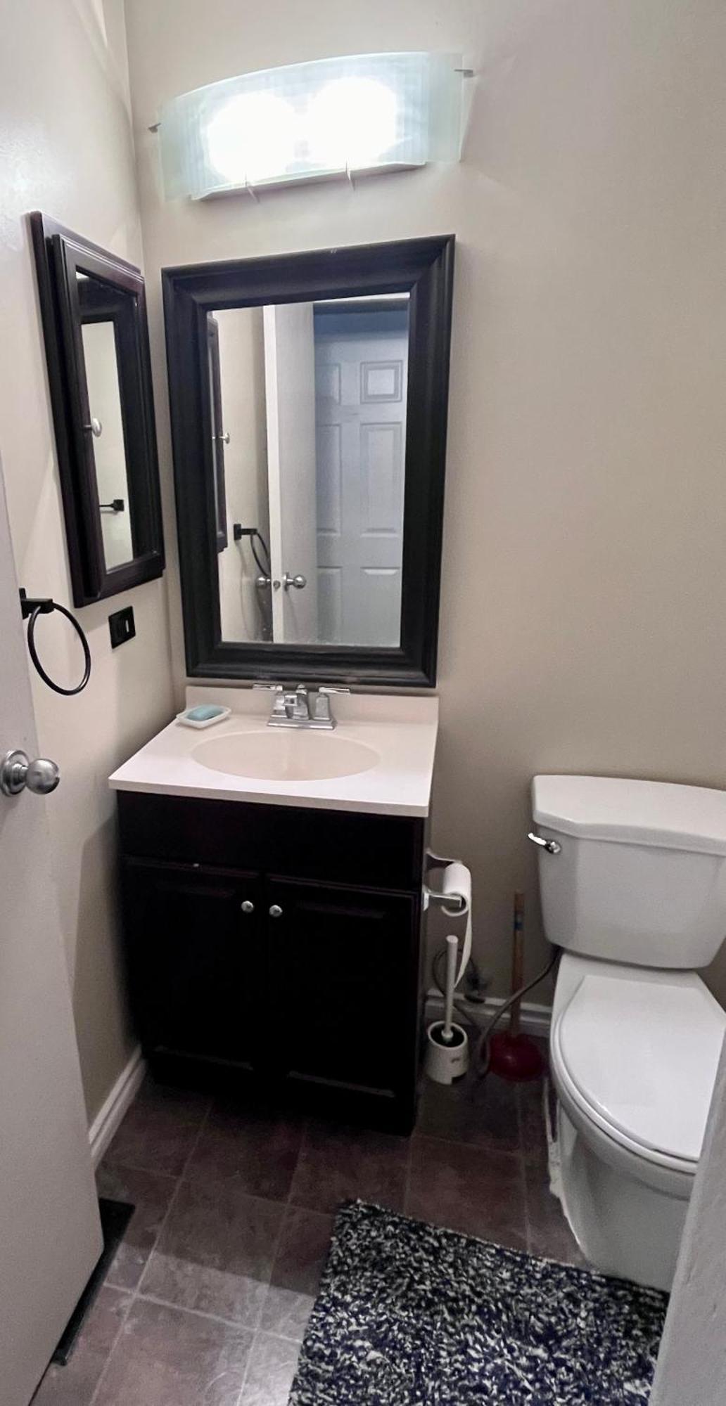 Calgary-Banff House Close Lrt&Dt&Free Parking Apartment Екстериор снимка